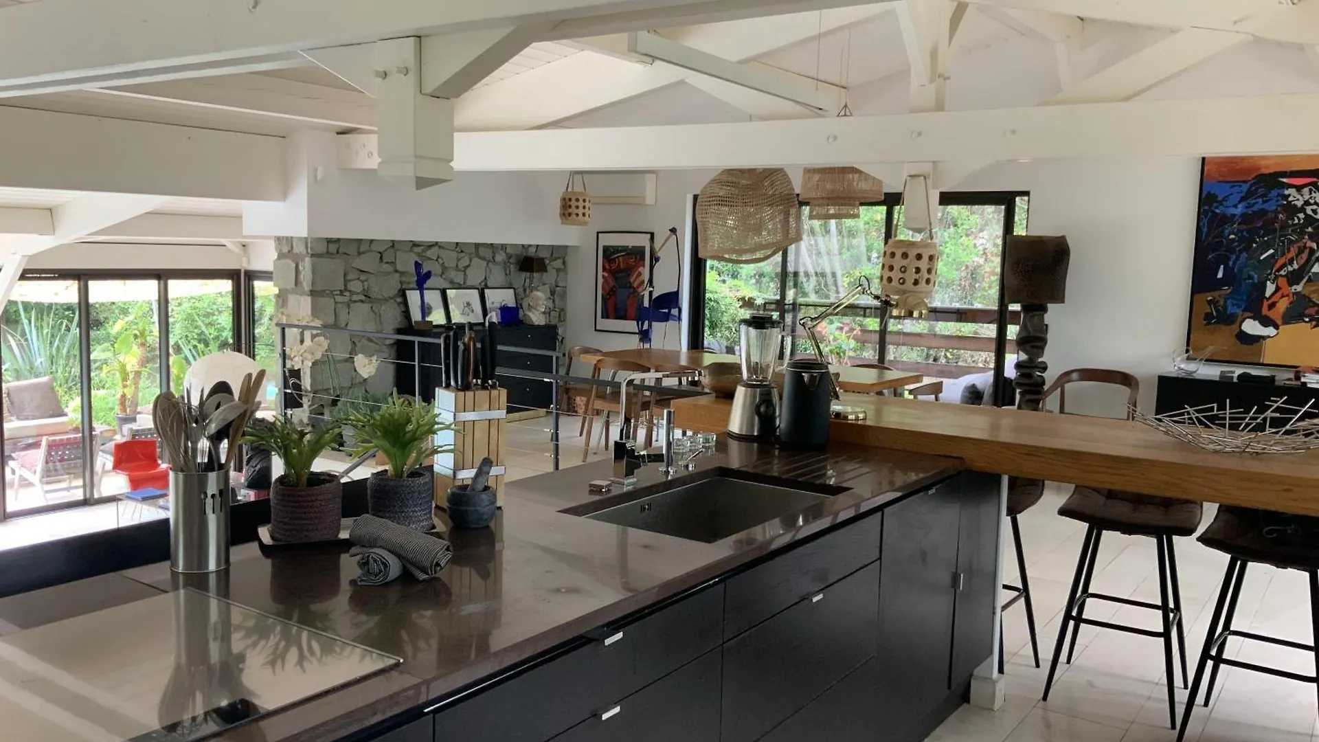 Villa Saint-Tropez contacts